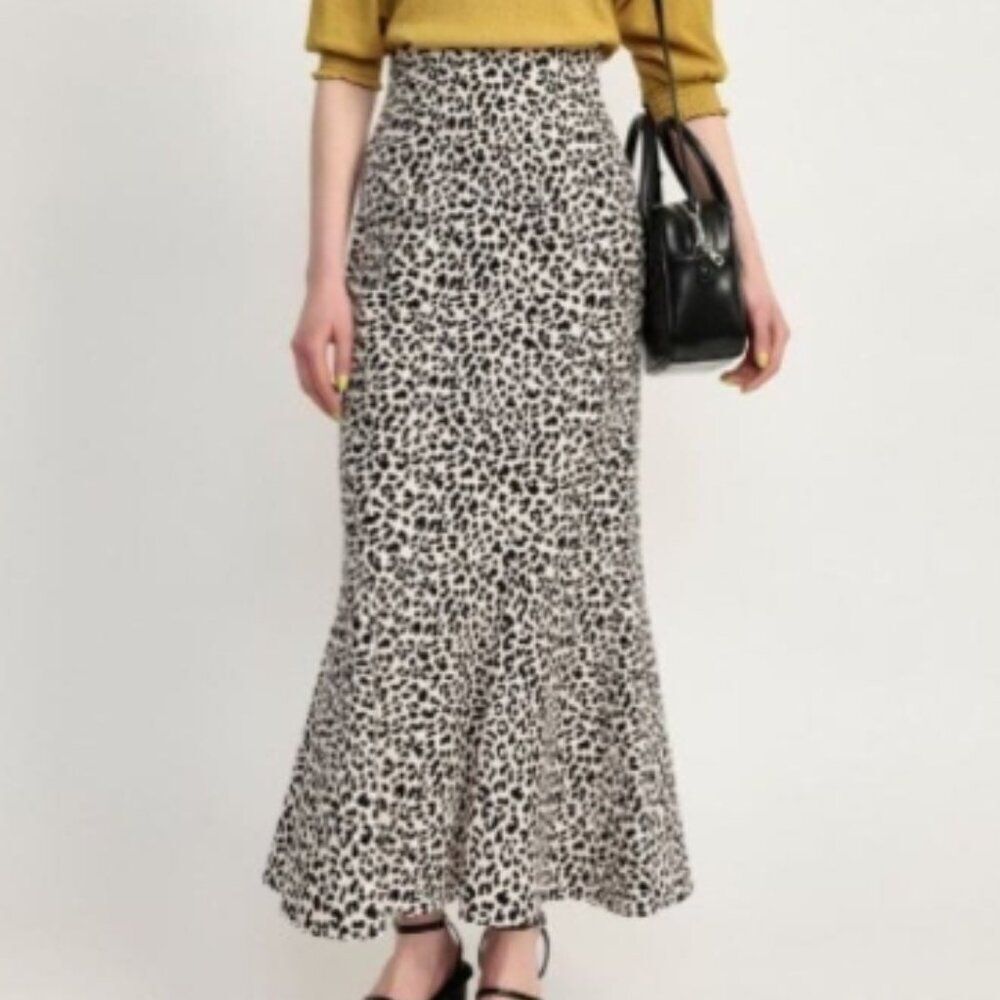 SLY Leopard Print Mermaid Style Long Skirt in Size 1